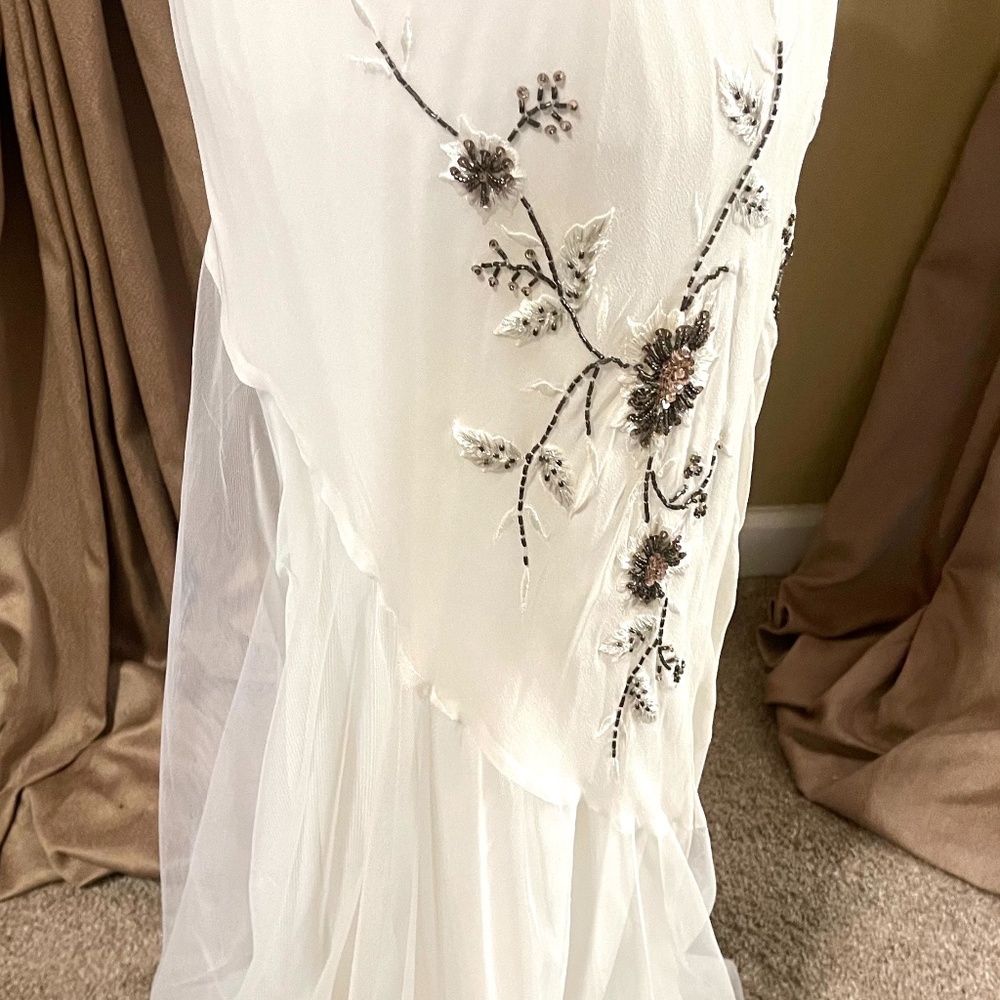 Women's dresses - Size 12P _ NEW ITEM 100% silk material. - Picture 5 of 7